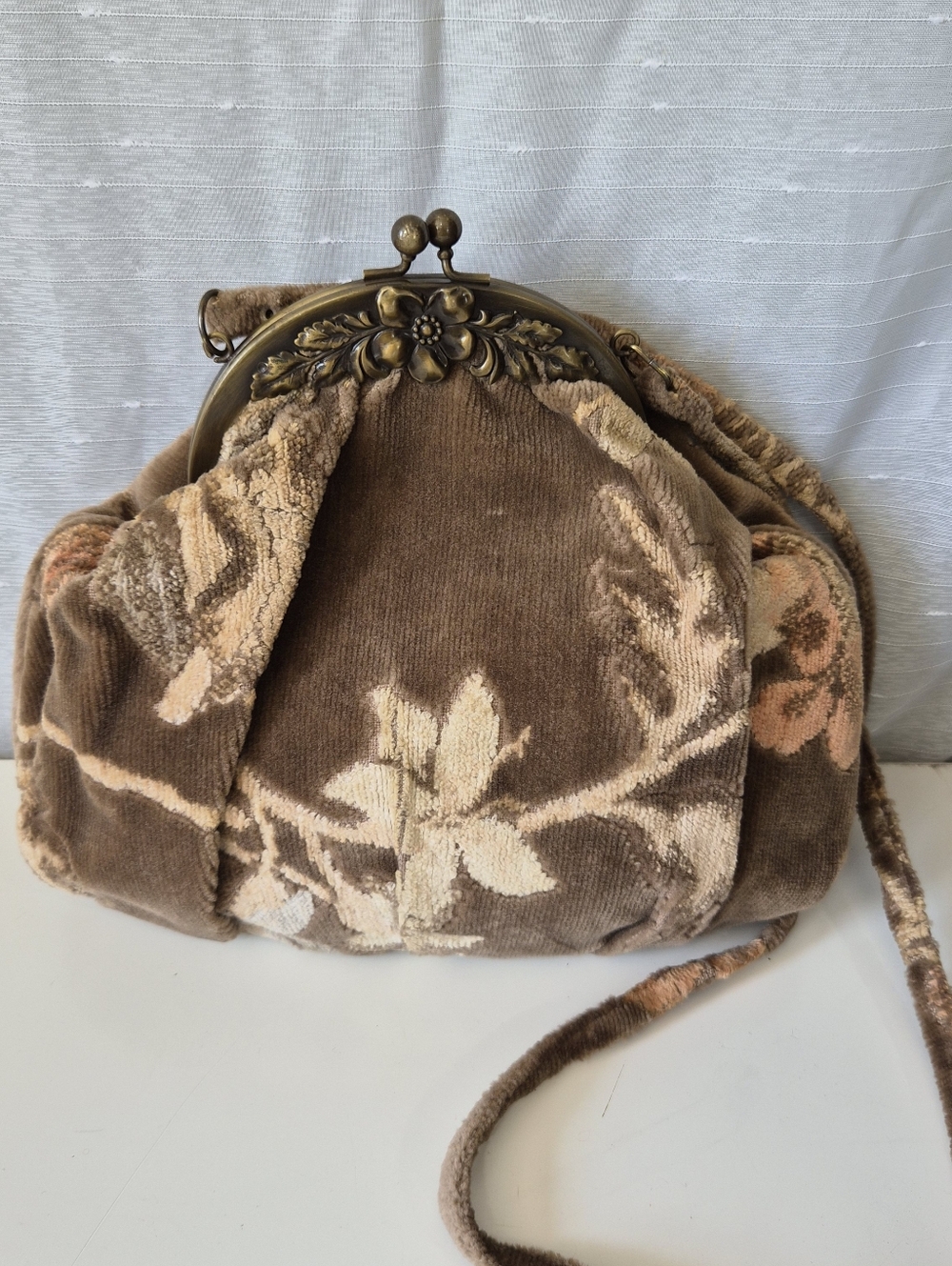 Vintage Carpetbag Brown Velvet Floral Crossbody Bag - Picture 8 of 14